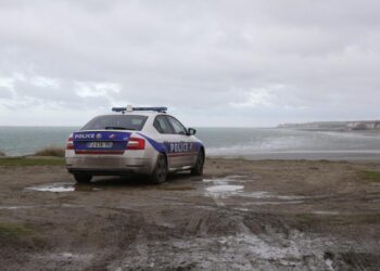 France calls for European aid after 27 migrant deaths at sea