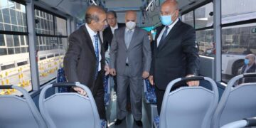 Transport Minister inspects e-buses of MCV 1 - Egyptian Gazette Transport Minister inspects e-buses of MCV