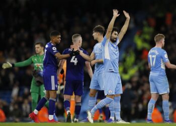 Man City hammer Leeds 7-0 for seventh straight win