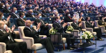 President Sisi receives New Republic shield from ICESCO director