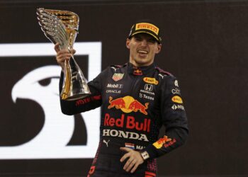 Max Verstappen wins F1 world title