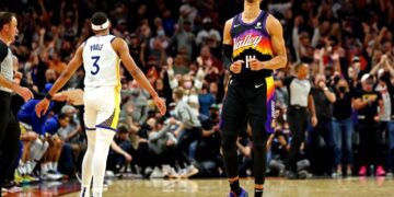 Suns streak past Warriors, Nets sink Knicks in NBA 1 - Egyptian Gazette Suns streak past Warriors, Nets sink Knicks in NBA