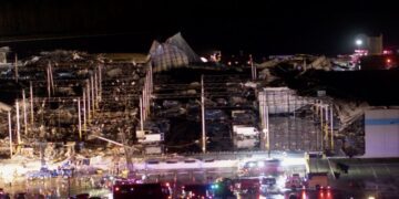 Six dead, no hope of more survivors after tornadoes destroy Amazon warehouse near St Louis 1 - Egyptian Gazette Six dead, no hope of more survivors after tornadoes destroy Amazon warehouse near St Louis