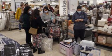 Despite supply issues and omicron, holiday sales rise 8.5% 1 - Egyptian Gazette Despite supply issues and omicron, holiday sales rise 8.5%