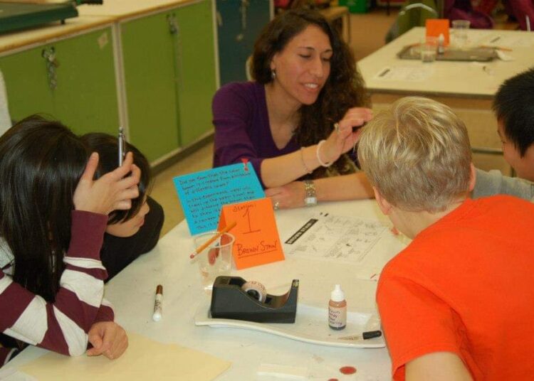 Hands up for teaching excellence 2 - Egyptian Gazette Hands up for teaching excellence 1 - Egyptian Gazette