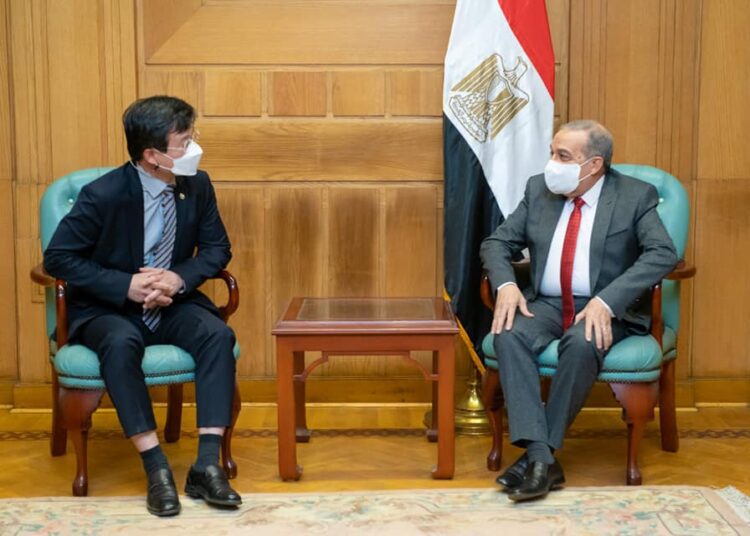 Egypt, S. Korea confer on means to boost co-operation in field of industrialisation 2 - Egyptian Gazette Egypt, S. Korea confer on means to boost co-operation in field of industrialisation 1 - Egyptian Gazette
