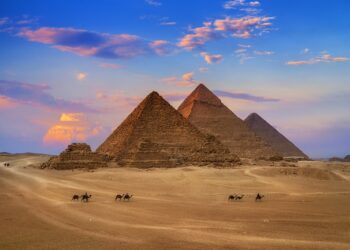 Giza Plateau hosts Pyramids Half Marathon Race