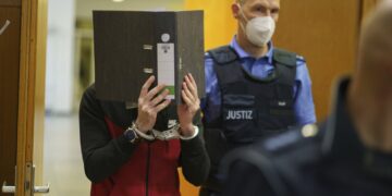 IS attack on village in northern Iraq kills 13