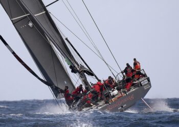 Super maxi Black Jack leads battered Sydney-Hobart fleet