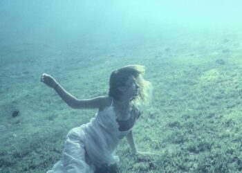 Mindfulness under water