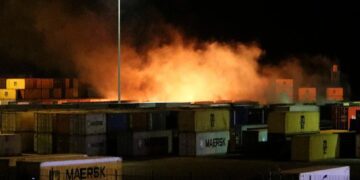 Syria: Israeli warplanes hit Latakia port containers