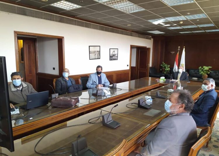 Project for protecting northern coast, Nile Delta against climate change moving ahead 1 - Egyptian Gazette Minister of Irrigation and Water Resources Mohamed Abdel Aati during his meeting on Sunday with a host of senior water officials.