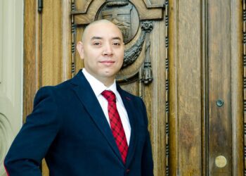 Egyptian pharmacist-turned-entrepreneur in Canada