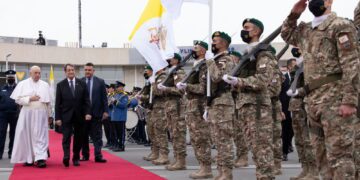 Francis flies to Athens for first papal visit in two decades