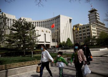 China central bank issues first loans to back financing for emissions cuts