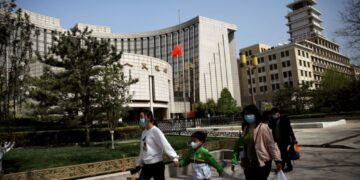 China central bank issues first loans to back financing for emissions cuts