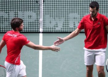 Djokovic fails to steer Serbia into Davis Cup final as Croatia progress