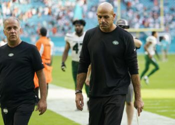 Saleh, Sirianni test positive for Covid-19, Stefanski back