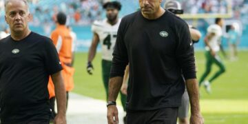 Saleh, Sirianni test positive for Covid-19, Stefanski back