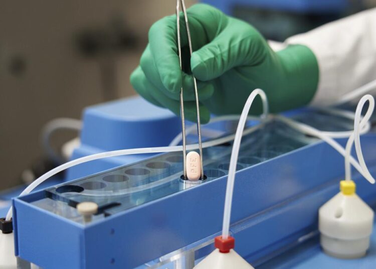 Pfizer pill becomes 1st US-authorised home Covid treatment 2 - Egyptian Gazette Pfizer pill becomes 1st US-authorised home Covid treatment 1 - Egyptian Gazette