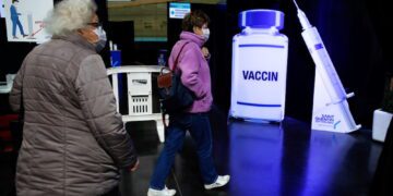 France to ban non-essential UK travel over Omicron surge