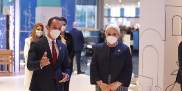 Egypt’s First Lady opens ”Decent Life” exhibition at WYF