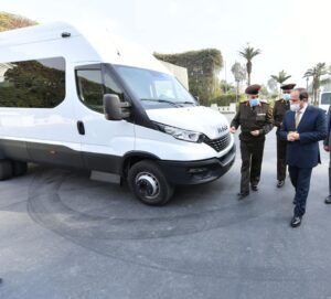 President inspects multi-purpose gas-powered vehicles 4 - Egyptian Gazette President inspects multi-purpose gas-powered vehicles 3 - Egyptian Gazette