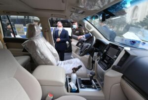 President inspects multi-purpose gas-powered vehicles 8 - Egyptian Gazette President inspects multi-purpose gas-powered vehicles 7 - Egyptian Gazette
