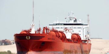 Suez Canal achieving record revenue, trade growth 1 - Egyptian Gazette Suez Canal achieving record revenue, trade growth