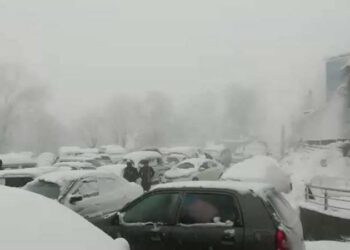 At least 16 stranded snow-tourists die at Pakistan hill station