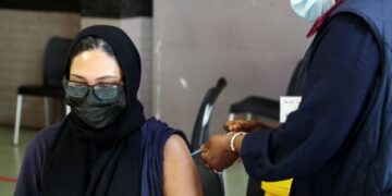 S. African study suggests Omicron less severe even for unvaccinated 1 - Egyptian Gazette S. African study suggests Omicron less severe even for unvaccinated