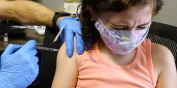 Omicron drives US deaths higher than in fall's delta wave 1 - Egyptian Gazette Omicron drives US deaths higher than in fall’s delta wave