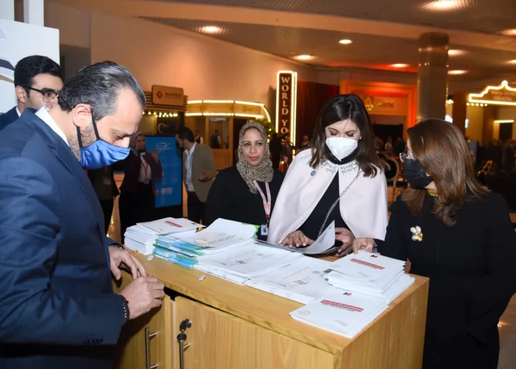 Makram visits exhibition of Emigration Ministry at WYF 1 - Egyptian Gazette