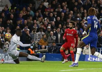 Chelsea and Liverpool share spoils in English Premier League