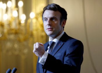 Ahead of election, Macron banks on rosy French economy, new jobs