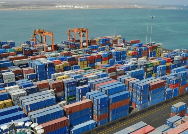 459 trucks, 418 tons of goods handled at Red Sea ports 1 - Egyptian Gazette The Red Sea Ports Authority (RSPA) said 459 trucks and 418 tons of commodities were handled at the Red Sea ports over the past 24 hours.