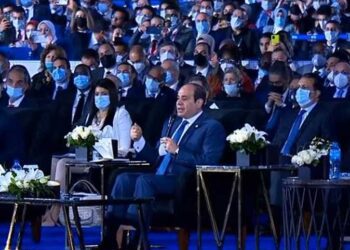 Sisi attends seminar titled “International Responsibility in the Reconstruction of Post-Conflict Areas”