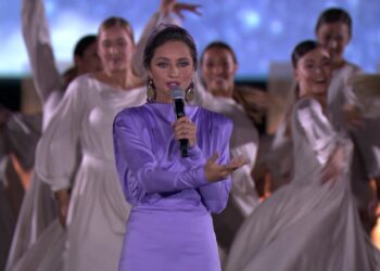 ‘Listen to yourself and be’