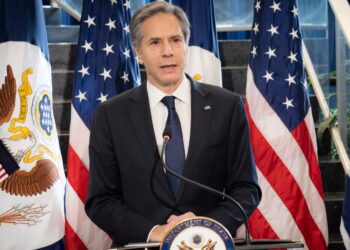 US, Japan hail stronger ties, including 2 new defense deals