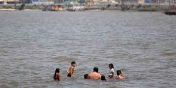 Argentine capital swelters in heat wave