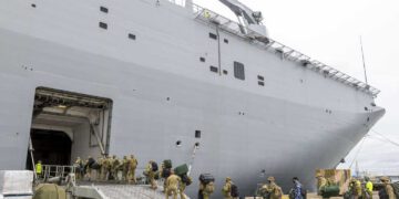 23 Australians on ship delivering aid to Tonga have virus