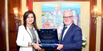 IOM grants Emigration min. “Friends of Migrants” Award
