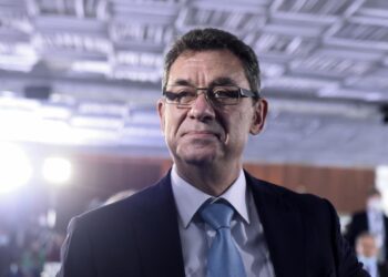 Pfizer chief Albert Bourla wins $1 million Genesis Prize