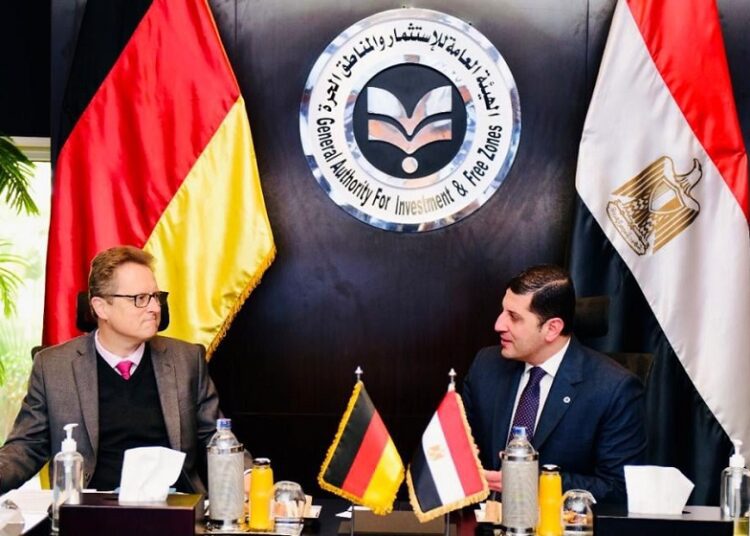 CEO of General Authority for Investment and Free Zones Mohamed Abdel Wahab (R) during his meeting with German Ambassador to Egypt Frank Hartmann.