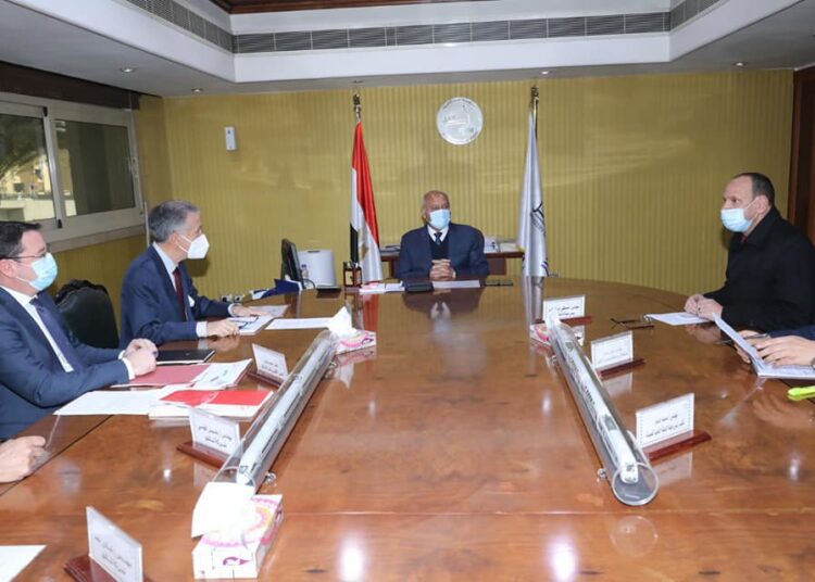 Transport Minister Kamel el-Wazir during his meeting on Thursday with a Spanish Talgo delegation led by the company's CEO Gonzalo Fernandez.
