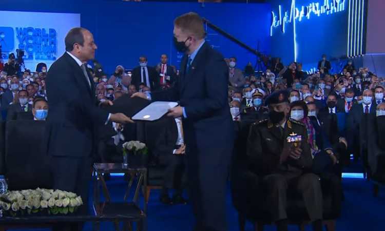 Sisi receives accredited certification from ACCET 2 - Egyptian Gazette Sisi receives accredited certification from ACCET 1 - Egyptian Gazette