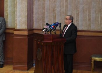 Production minister inspects work progress of Factory 100