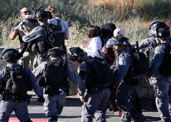 Israeli forces launch massive arrest campaign against Palestinians