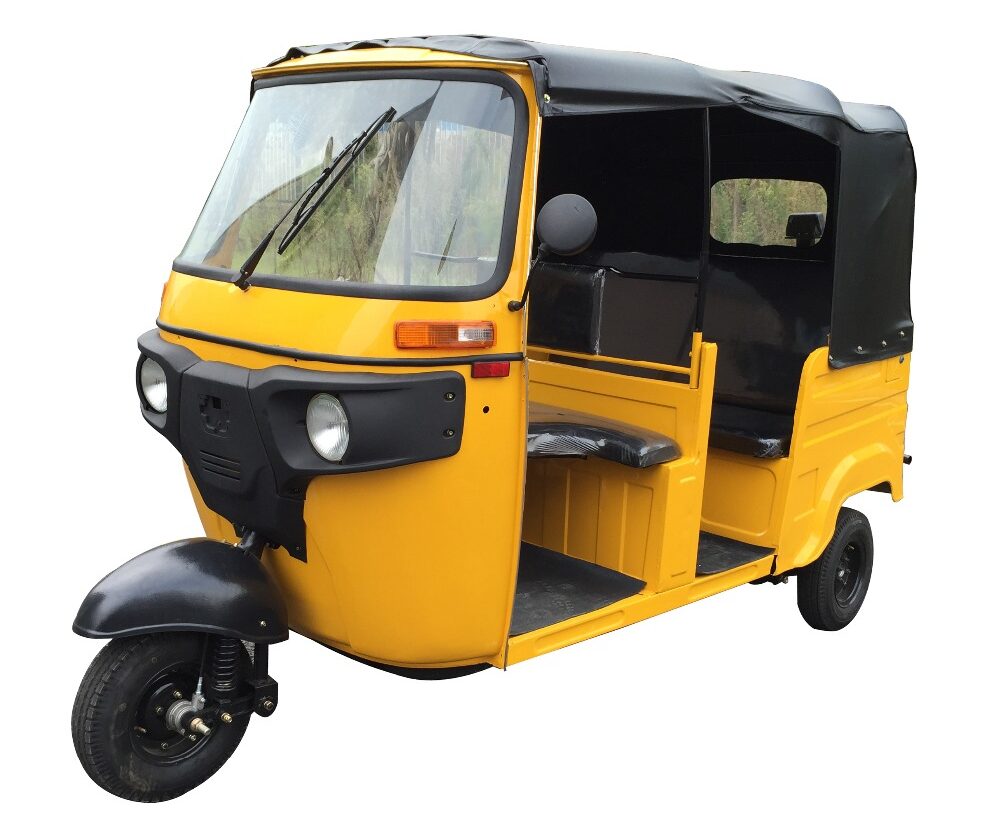 Military production, industry ministers inspect vehicle substitute for tok-tok 2 - Egyptian Gazette Military production, industry ministers inspect vehicle substitute for tok-tok 1 - Egyptian Gazette