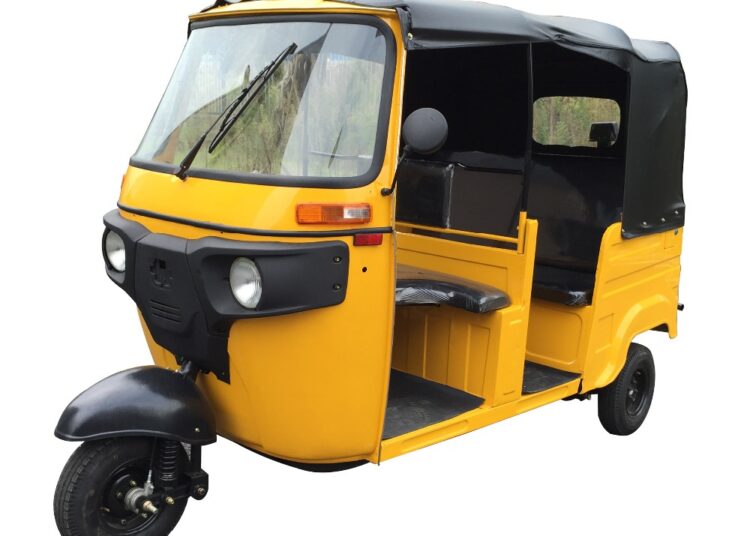 Military production, industry ministers inspect vehicle substitute for tok-tok 2 - Egyptian Gazette Military production, industry ministers inspect vehicle substitute for tok-tok 1 - Egyptian Gazette